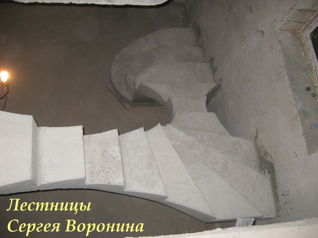 Лестница из бетона Софи Лорен на второй этаж в Воронеже