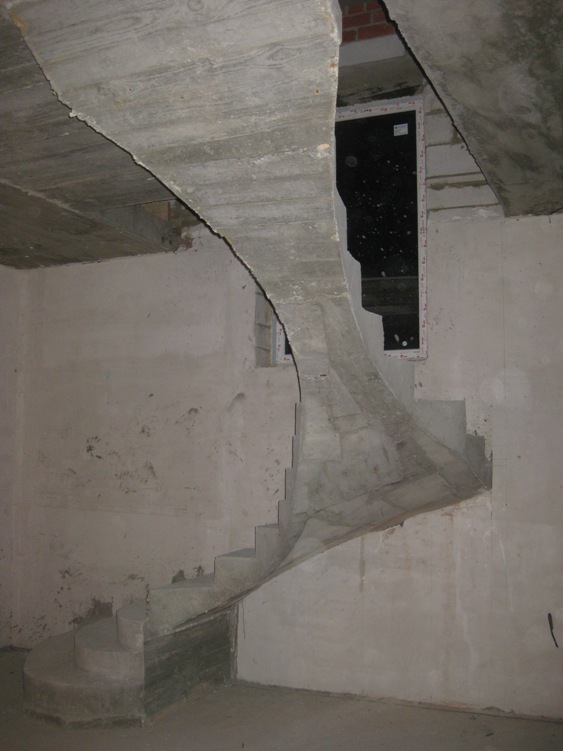 Лестница из бетона Софи Лорен в Воронеже