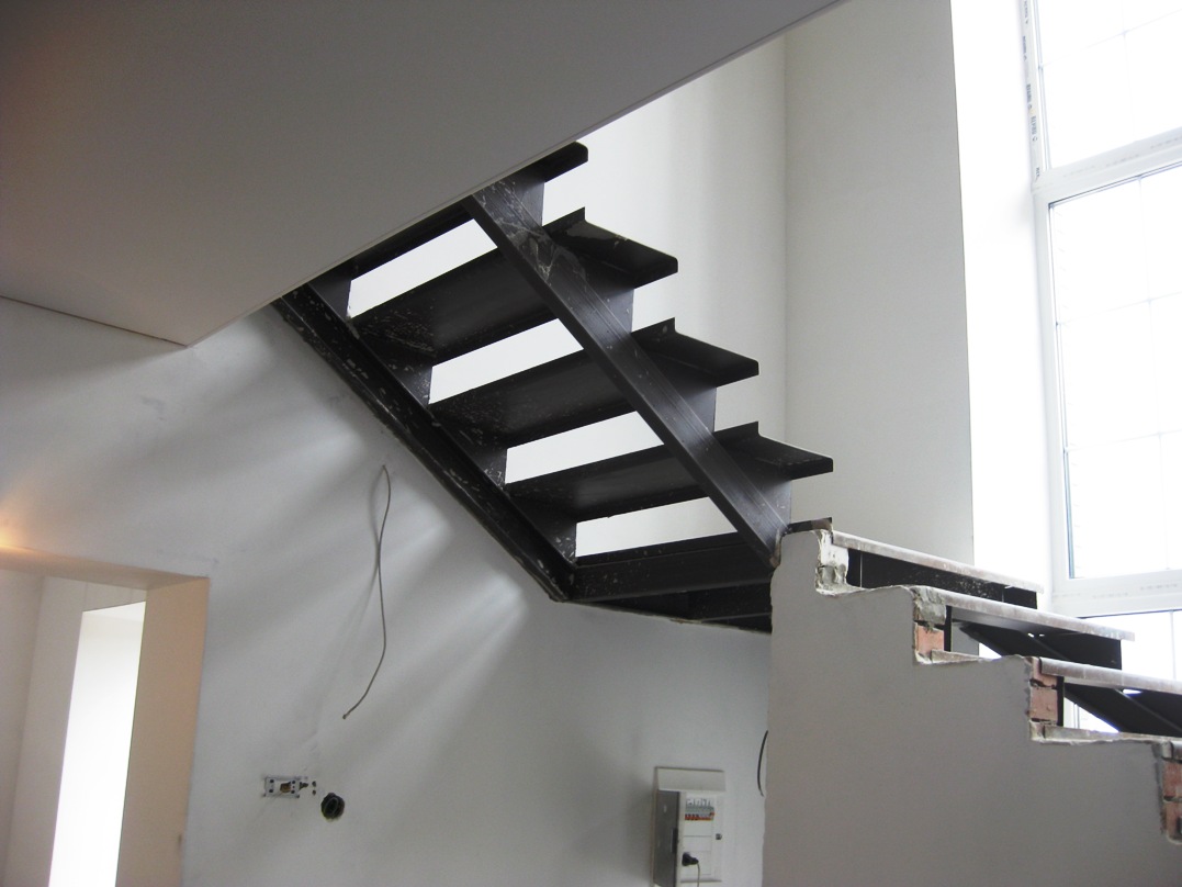 Металлические лестницы в частном доме - фото