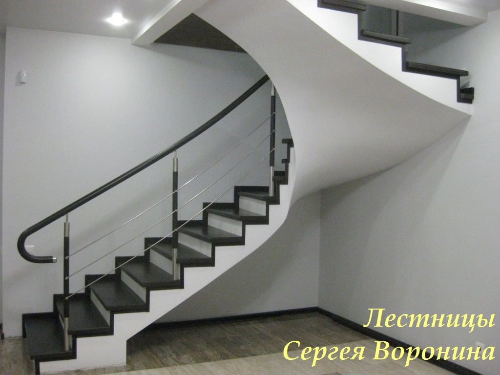 Воронеж, Борки - Демонтируем старую металлическую лестницу в доме